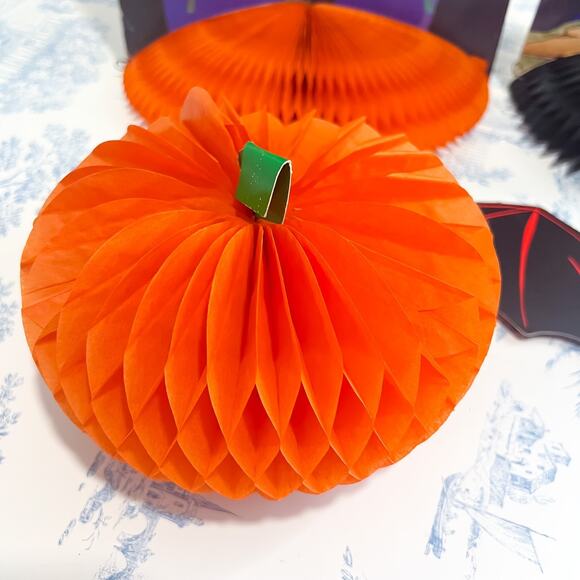 Lot of 4 Vintage Halloween Die Cuts Honeycomb 3D Ghost Witch Pumpkin Black Bat - Picture 2 of 5